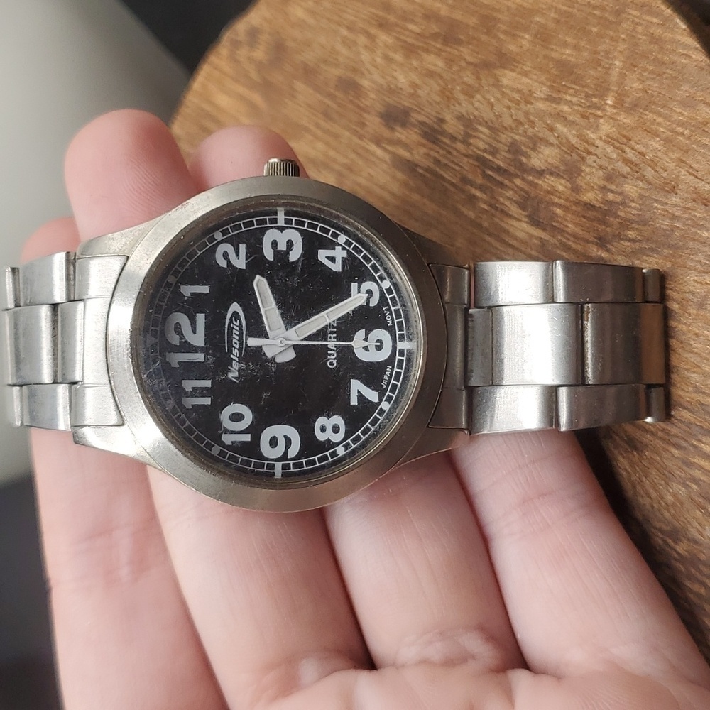 B2724 vintage‎ nelsonic men's quartz watch needs batteries